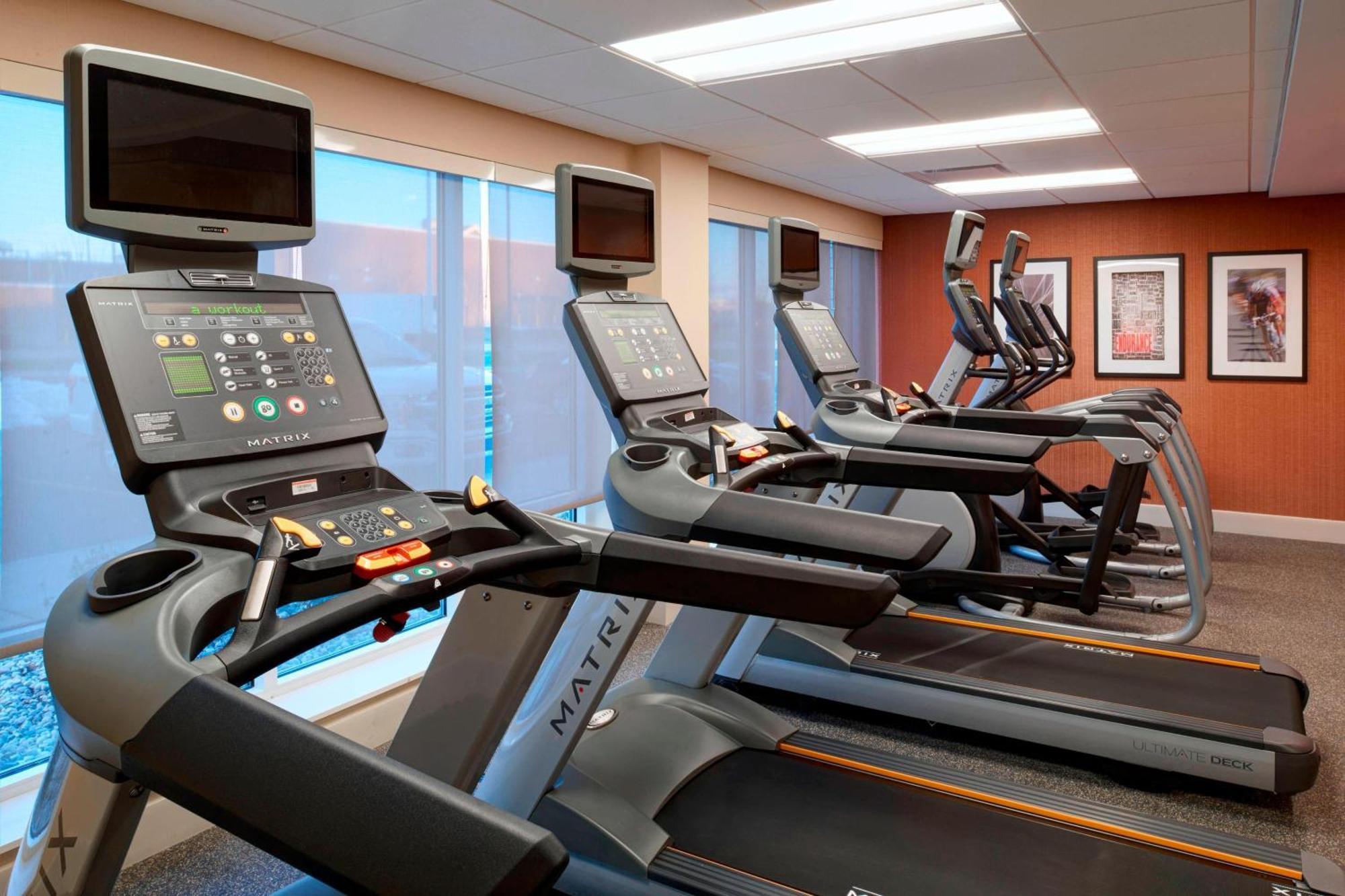 Towneplace Suites By Marriott Grand Rapids Airport Каскейд Экстерьер фото