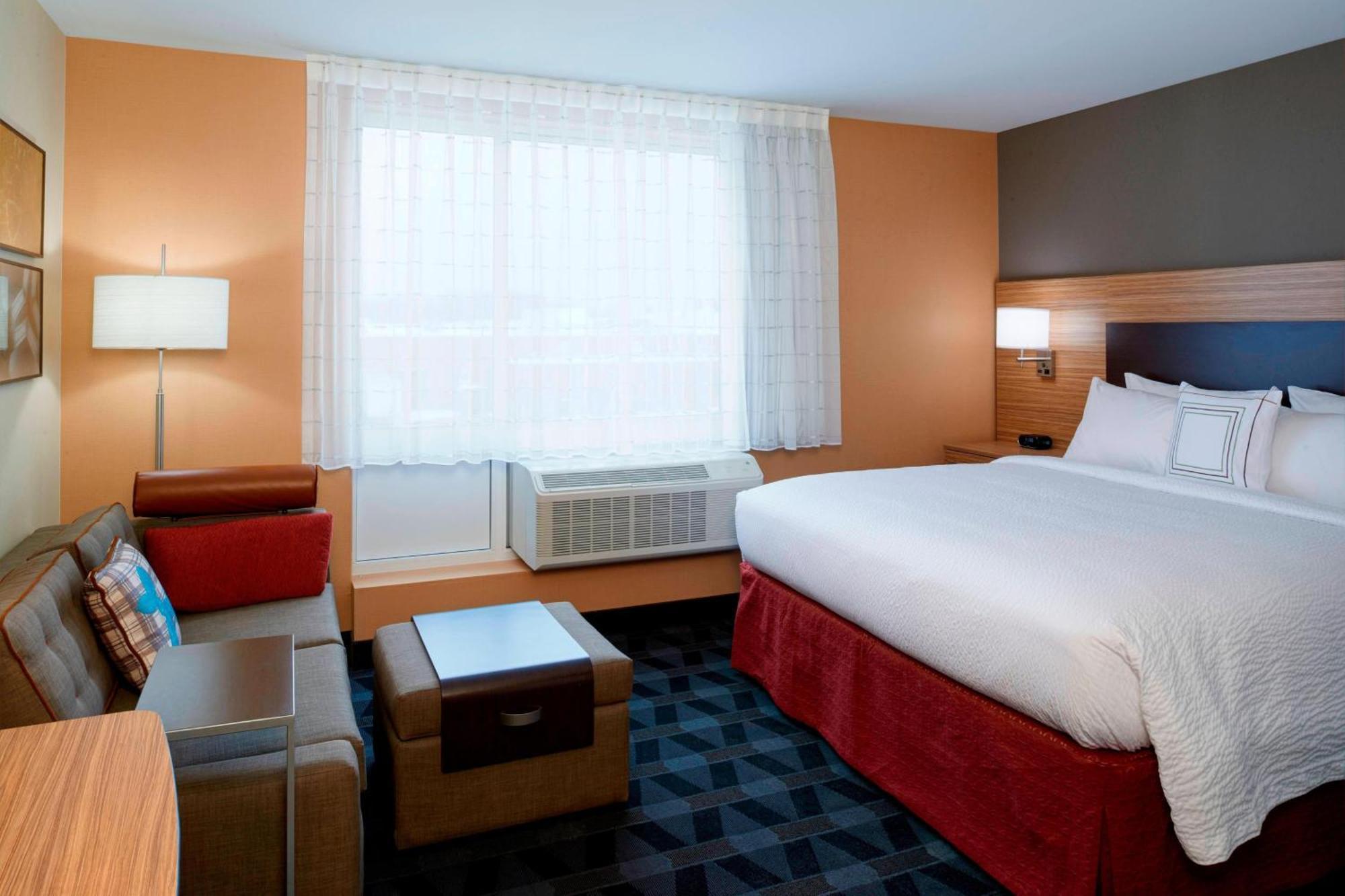 Towneplace Suites By Marriott Grand Rapids Airport Каскейд Экстерьер фото