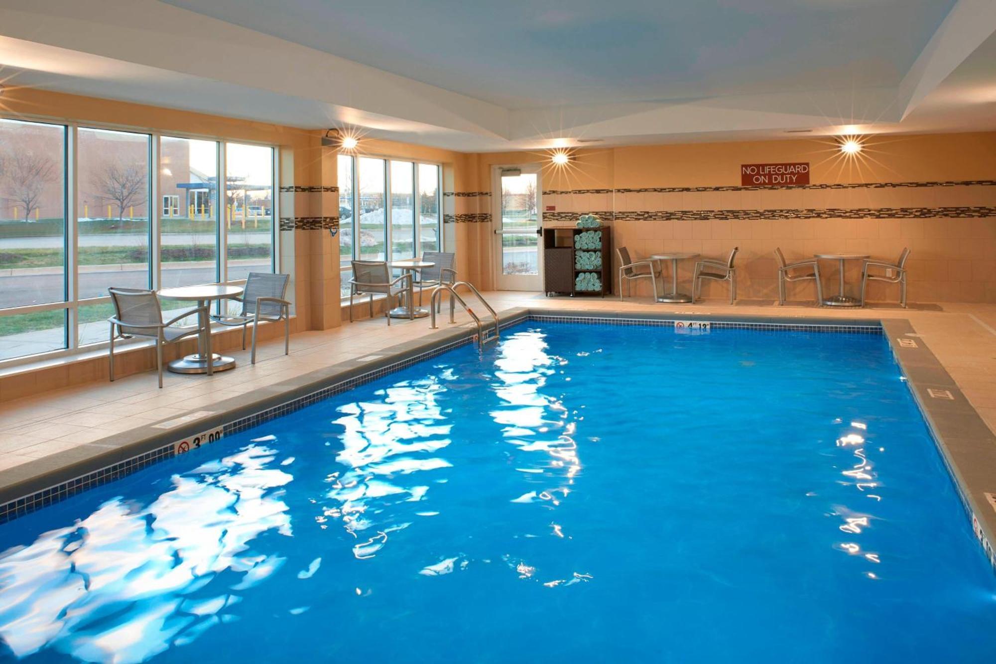 Towneplace Suites By Marriott Grand Rapids Airport Каскейд Экстерьер фото