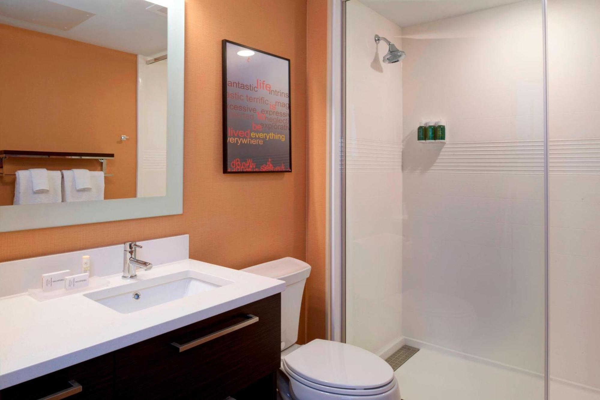 Towneplace Suites By Marriott Grand Rapids Airport Каскейд Экстерьер фото
