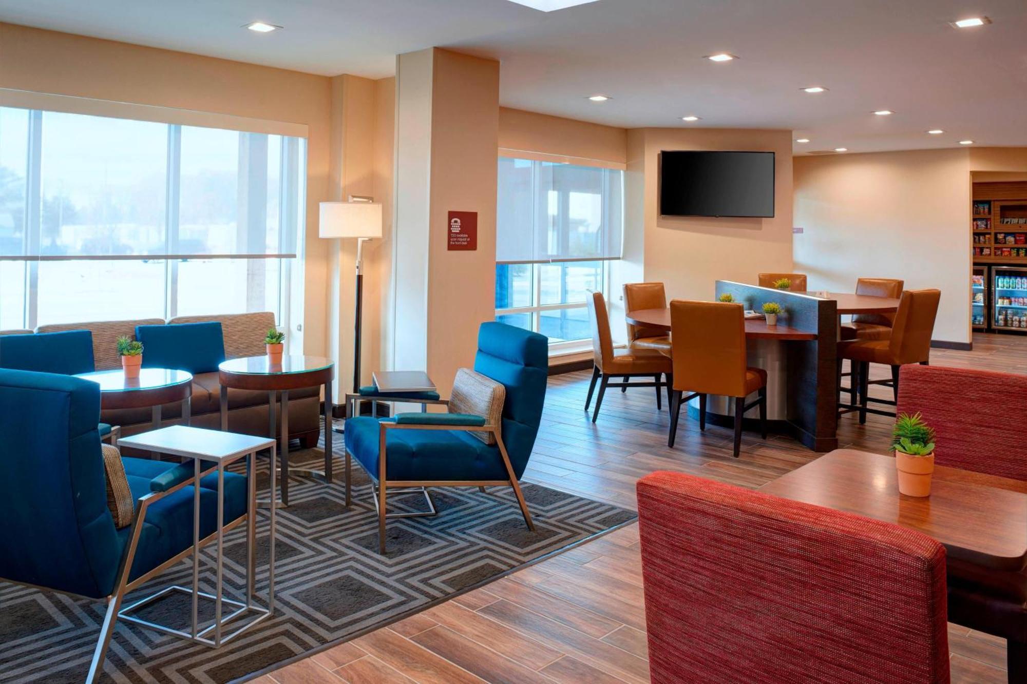 Towneplace Suites By Marriott Grand Rapids Airport Каскейд Экстерьер фото