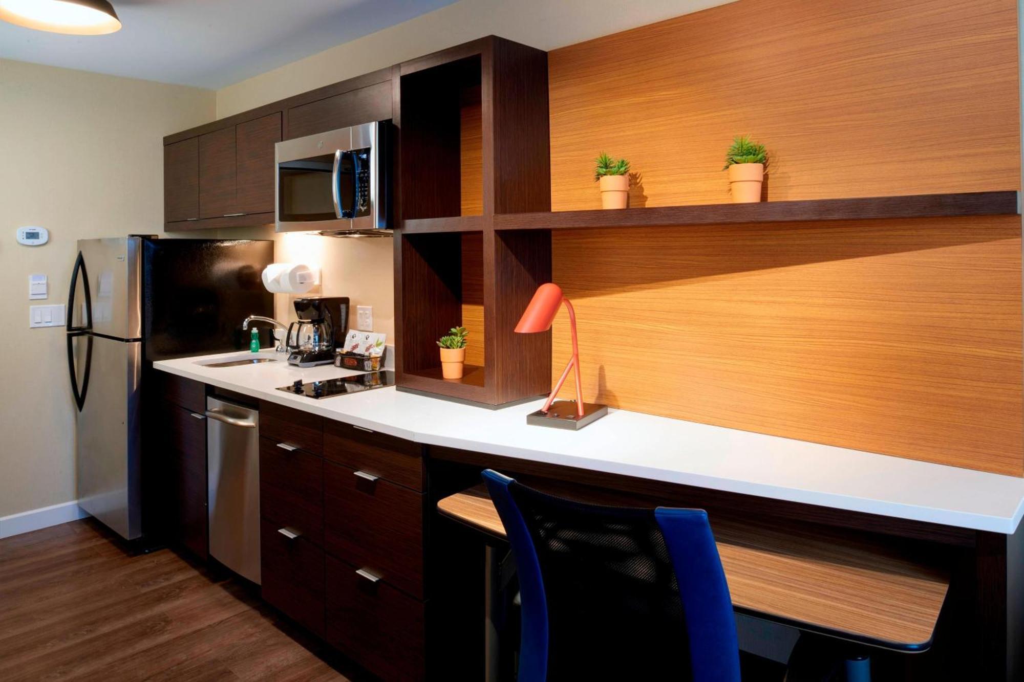 Towneplace Suites By Marriott Grand Rapids Airport Каскейд Экстерьер фото